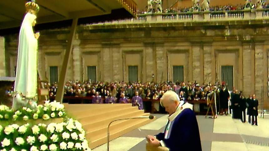 Pope John Paul II kneels in front of the statue of Our Lady of Fatima as he entrusts "all men and women and all peoples to the Immaculate Heart of Mary," in St. Peter's Square at the Vatican in this March 25, 1984, file photo. (CNS photo/Vatican Media) 