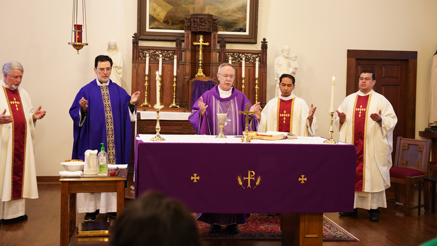 Bishop celebrates Mass with diocese's World Youth Day participants