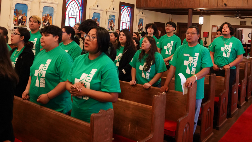 Bishop celebrates Mass with diocese's World Youth Day participants